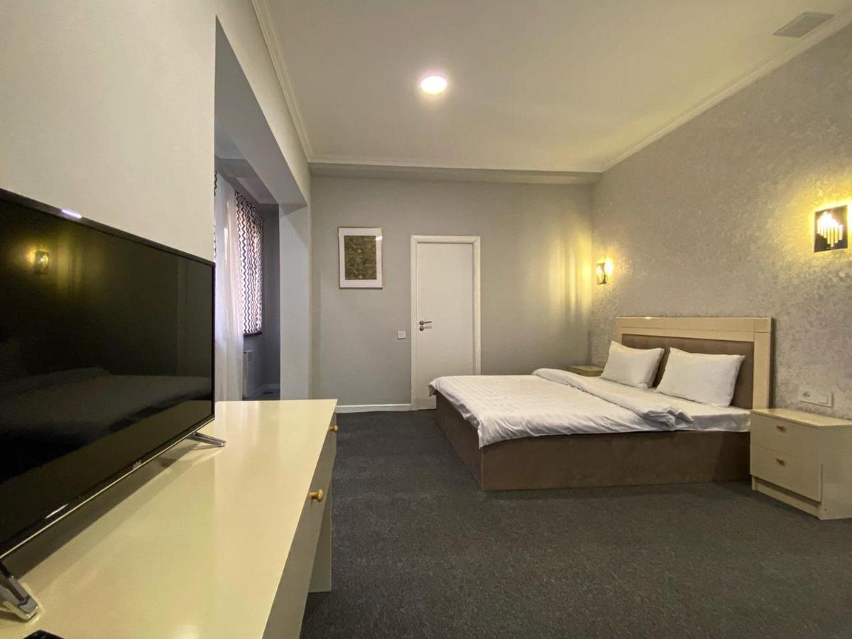 Montana Hotel Almaty Bagian luar foto